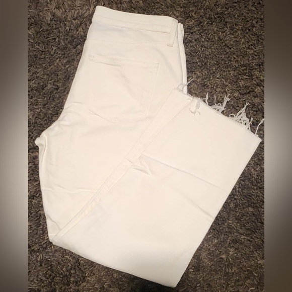 UNIVERSAL THREADS Women’s Size 6/28 Cropped White Denim Jeans Like New ** - Picture 6 of 6